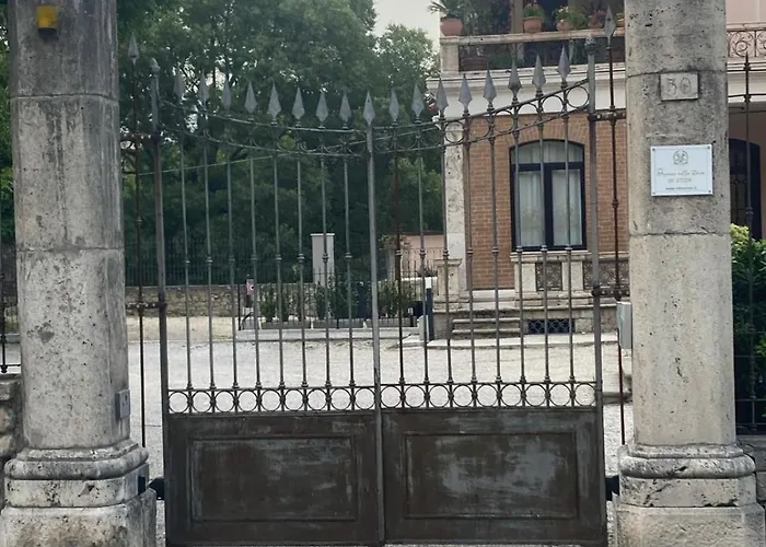 Guest house Villino Mari Con Parcheggio Privato Gratuito 4*